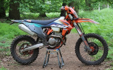 Exploring the KTM E-Country Mountain E-Bike: Performance, Range, and Speed